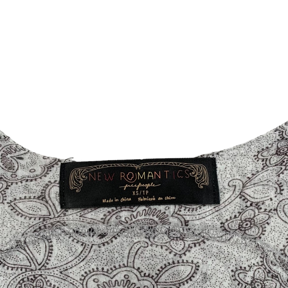 New Romantics Free People White & Black Paisley Frayed Edge Wrap Blouse Size XS - Picture 4 of 5